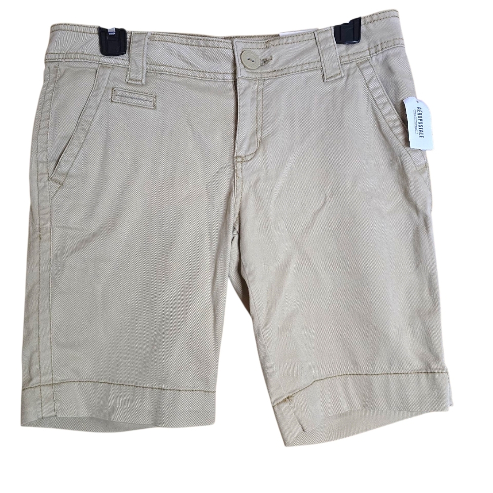 American Eagle Tan Bermuda Shorts NWT